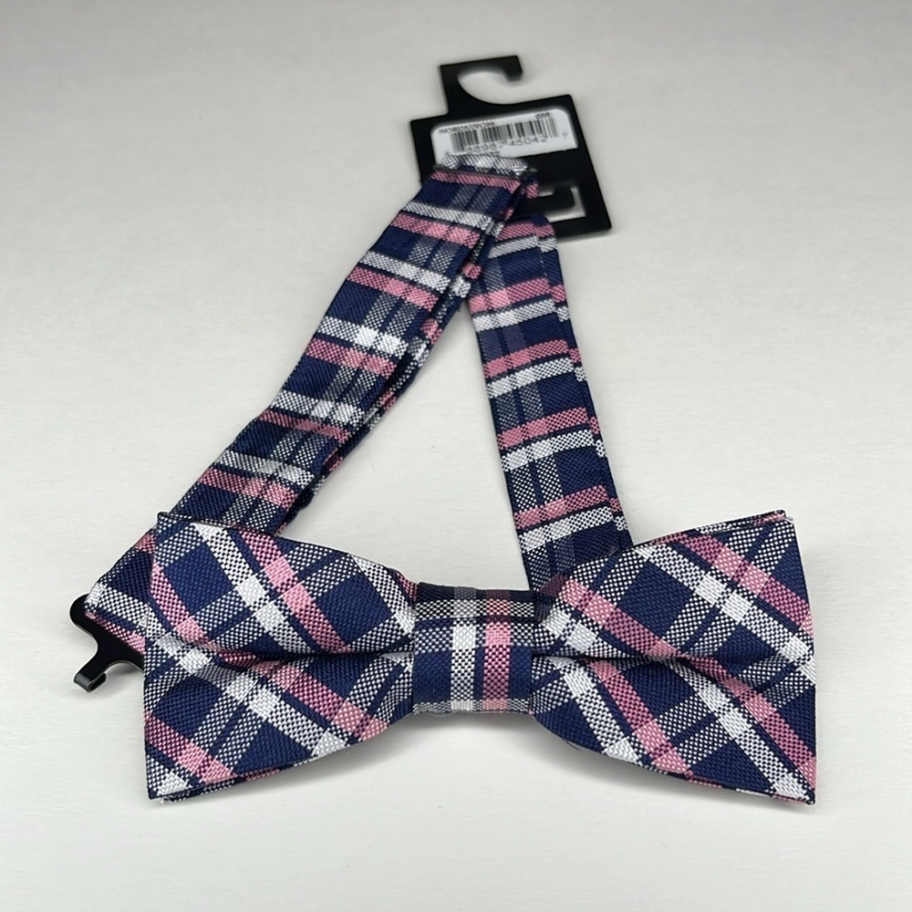 Plaid Nordstrom Kids Bow Tie in 100% Silk